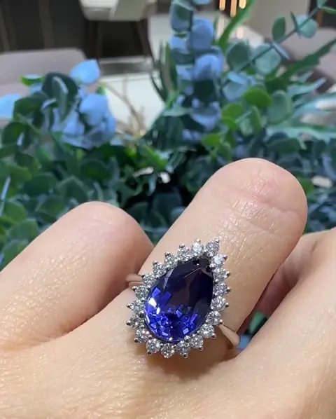 4.50 ct Safir ve 0.55 ct Pırlanta Yüzük