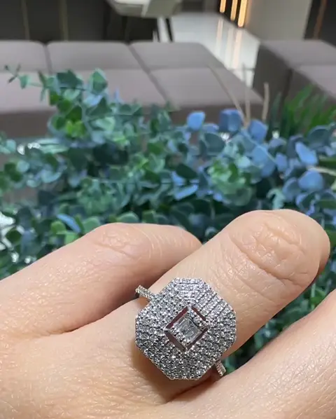 0.74 ct Baget Pırlanta Yüzük