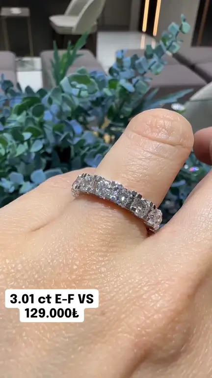 3.01 ct Tamtur Pırlanta Yüzük videosundan kare