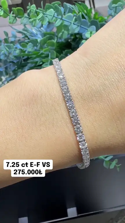 7.25 ct Suyolu Pırlanta Bileklik videosundan kare
