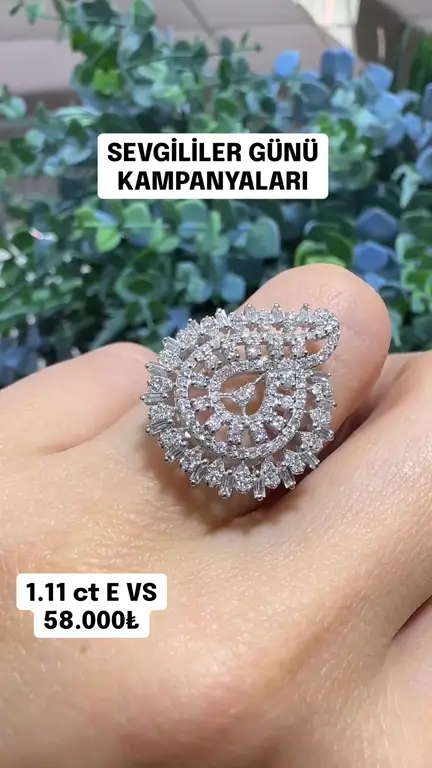 1.11 ct Baget Pırlanta Yüzük videosundan kare