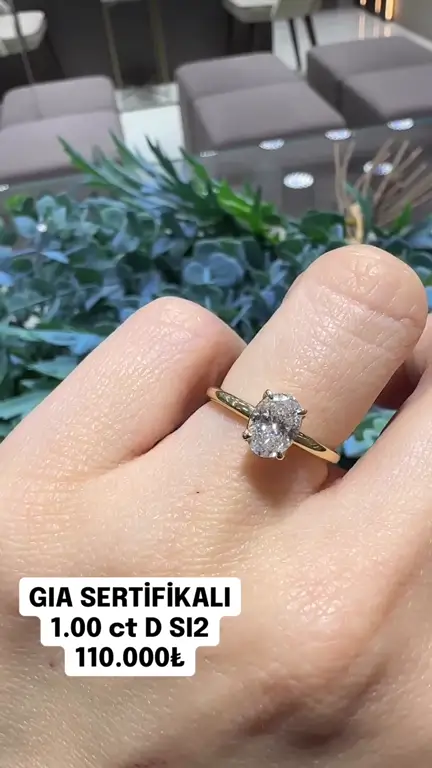 1.00 ct Oval Pırlanta Yüzük videosundan kare