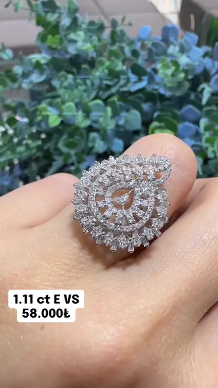 1.11 ct Tasarım Pırlanta Yüzük videosundan kare