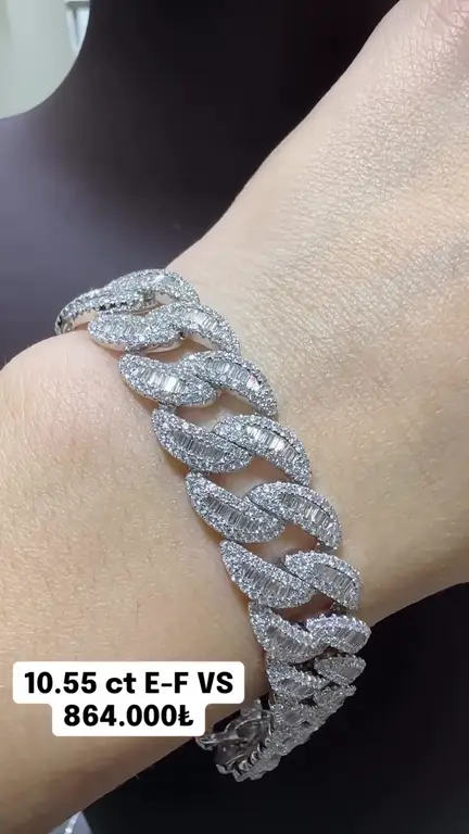 10.55 ct Pırlanta Bileklik videosundan kare