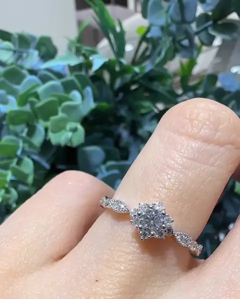 0.23-0.25 ct Lotus Pırlanta Yüzük