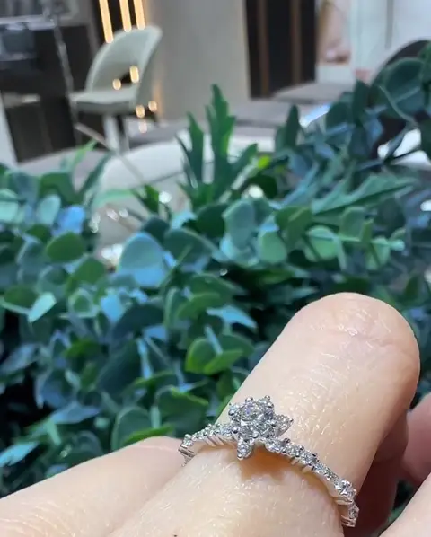 0.23-0.30 ct Lotus Pırlanta Yüzük