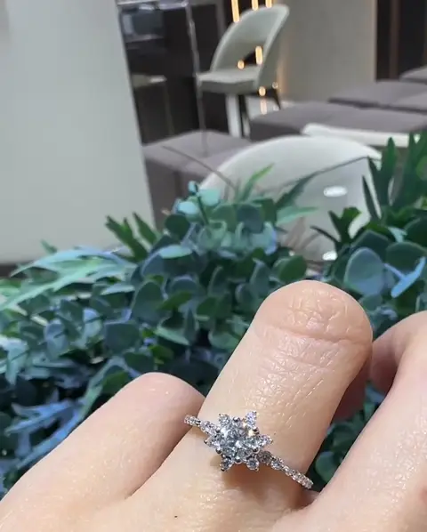 0.51-0.30 ct Lotus Pırlanta Yüzük