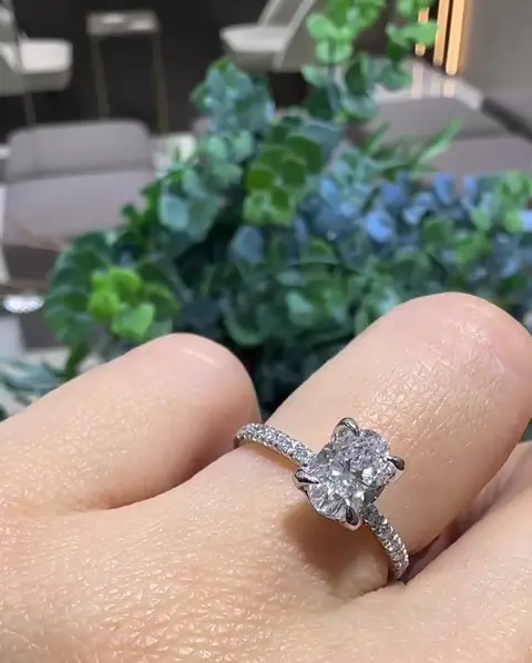 2.01 ct Oval Pırlanta Yüzük