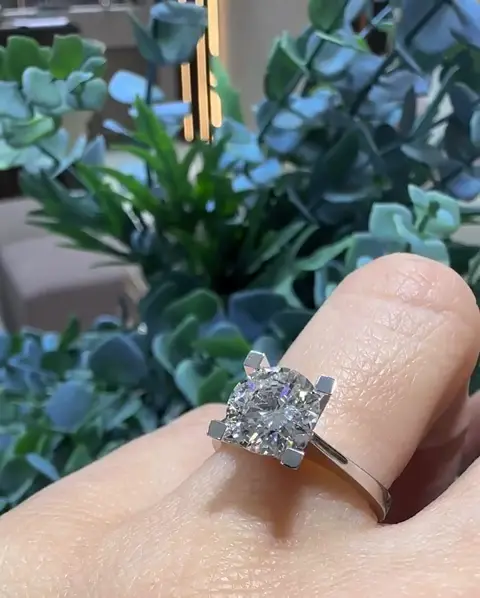 1.90 ct Tektaş Pırlanta Yüzük