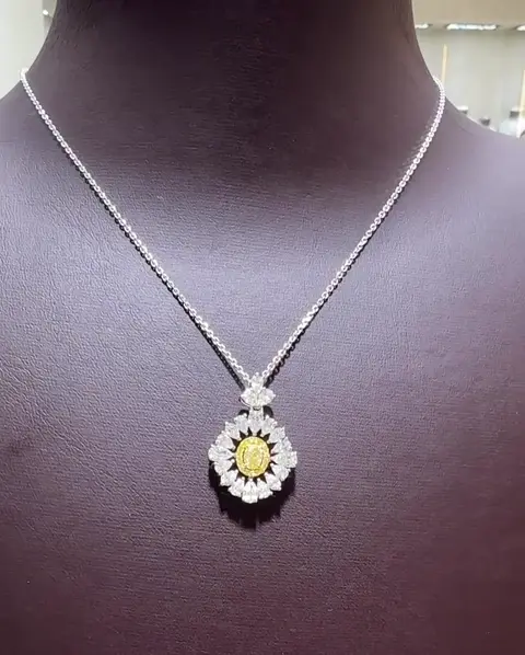 0.46 ct Sarı Pırlanta Tasarım Kolye
