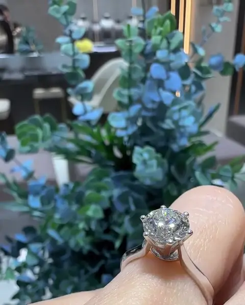 1.90 ct Tektaş Pırlanta Yüzük